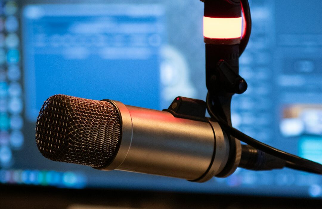 Micrófono de estudio de radio — webinar RadioBoss en vivo
